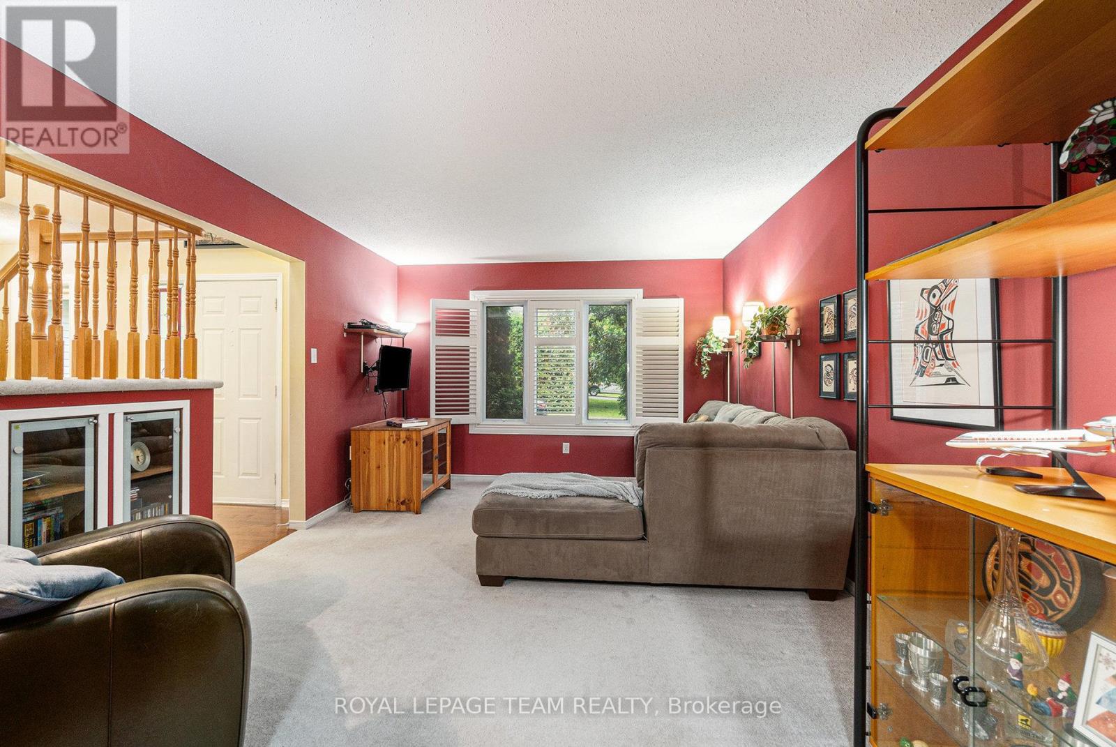 18 Queenston Drive