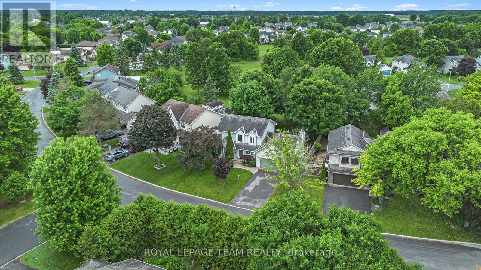 18 Queenston Drive