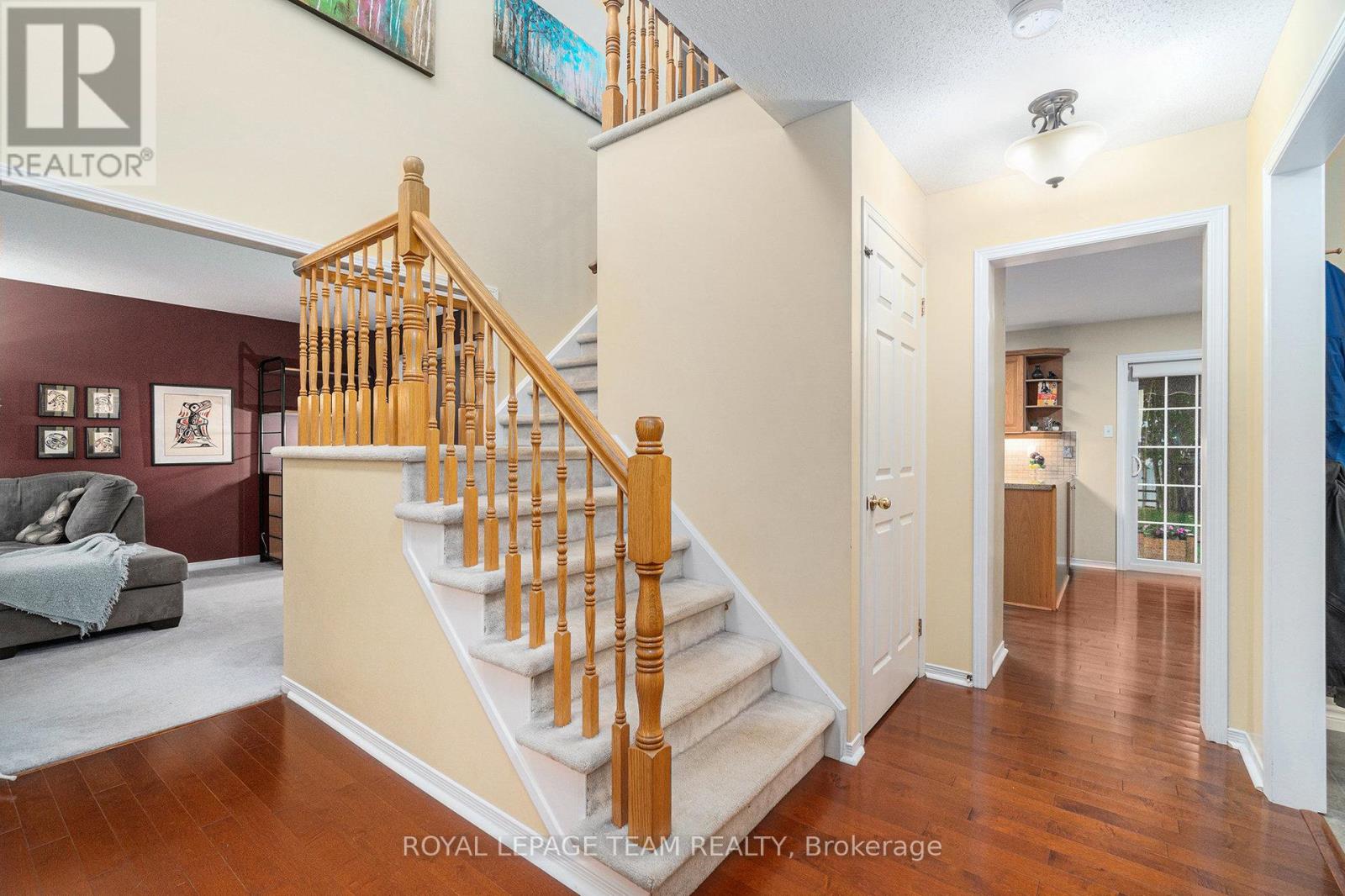 18 Queenston Drive
