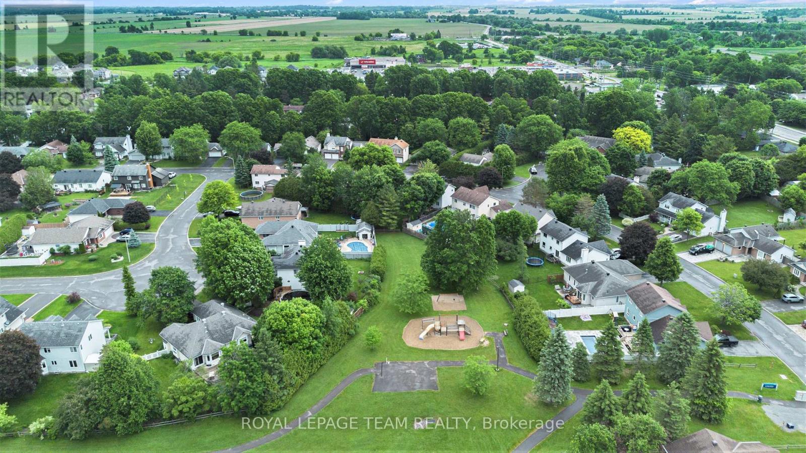 18 Queenston Drive