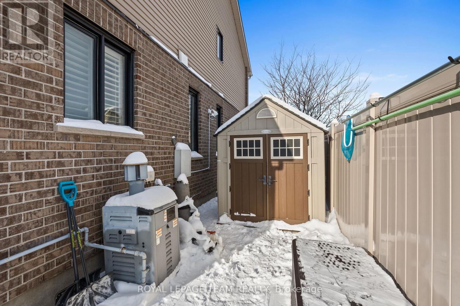 801 Bowercrest Crescent