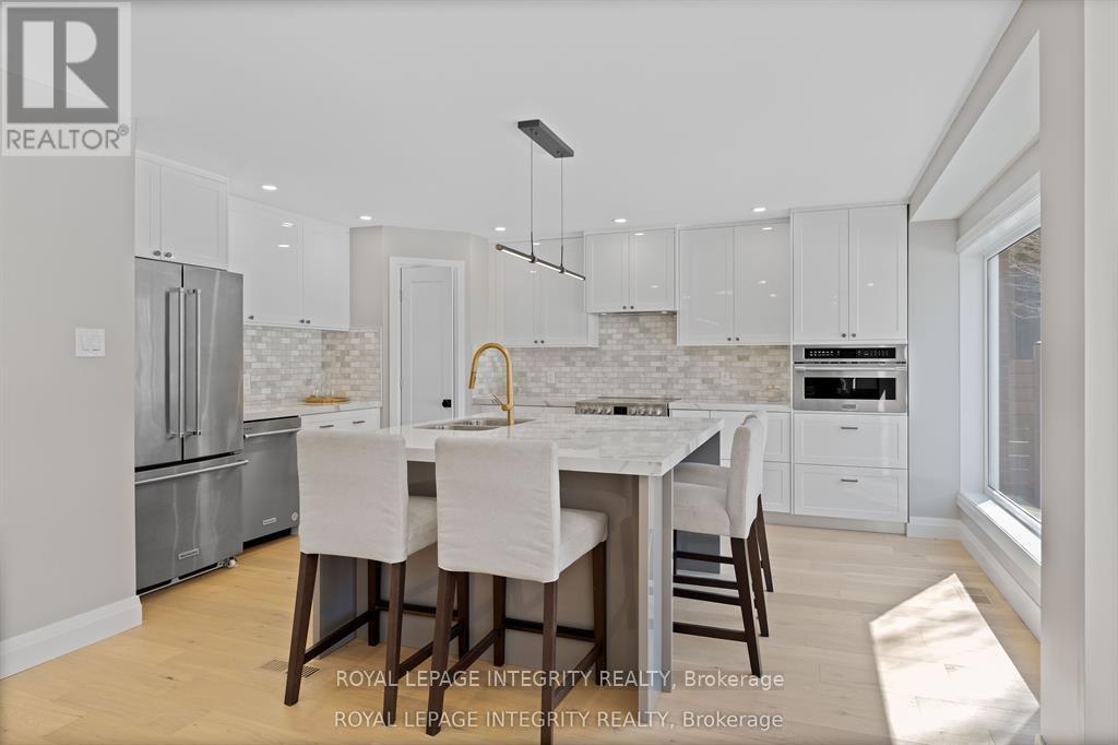 3440 Woodroffe Avenue