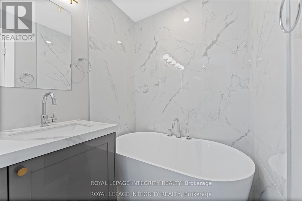 3440 Woodroffe Avenue