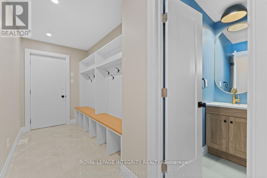 3440 Woodroffe Avenue