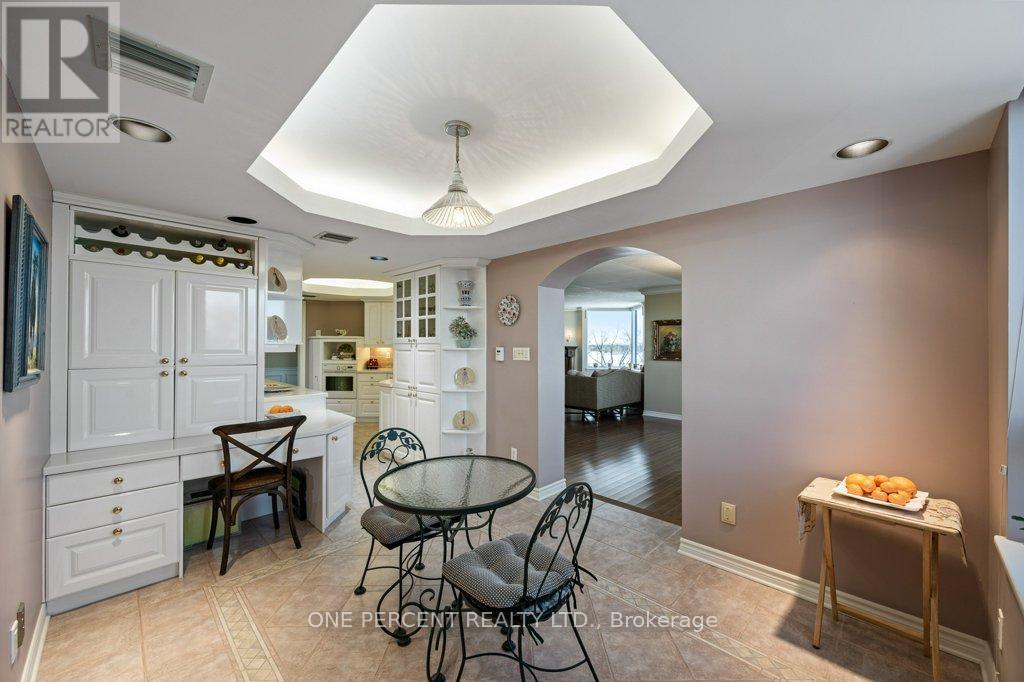 601 - 3105 Carling Avenue