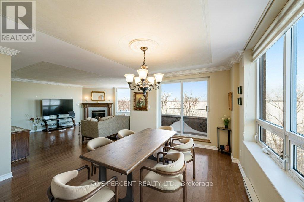 601 - 3105 Carling Avenue