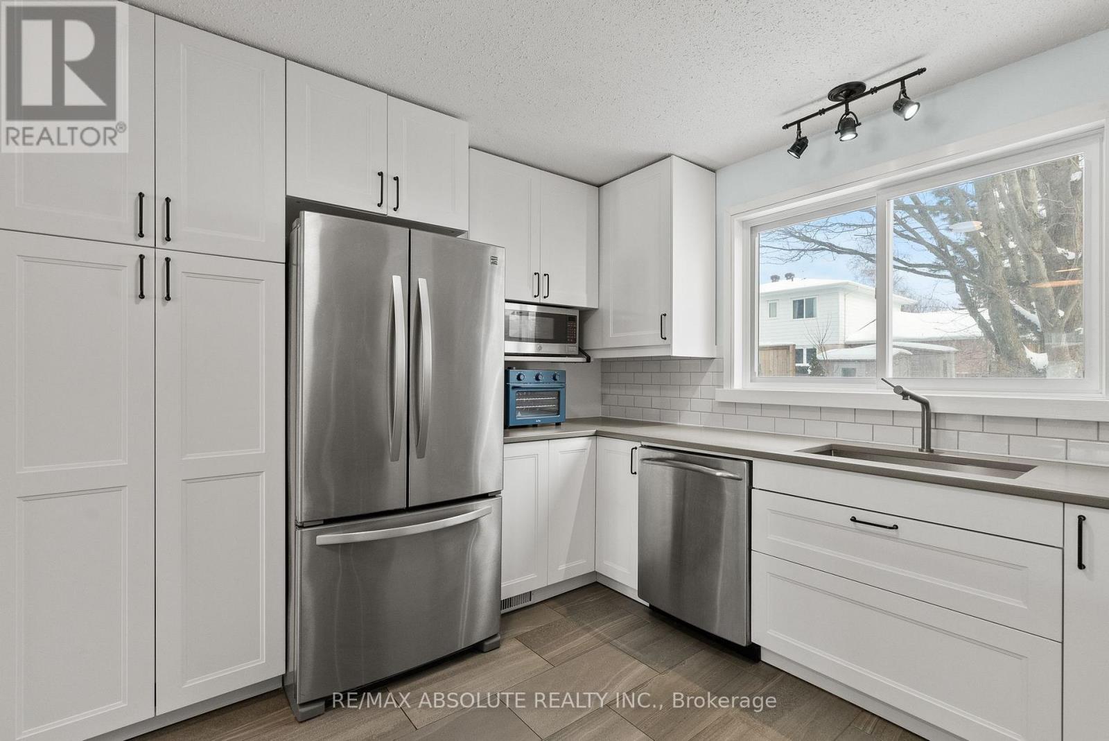 29 Bentworth Crescent