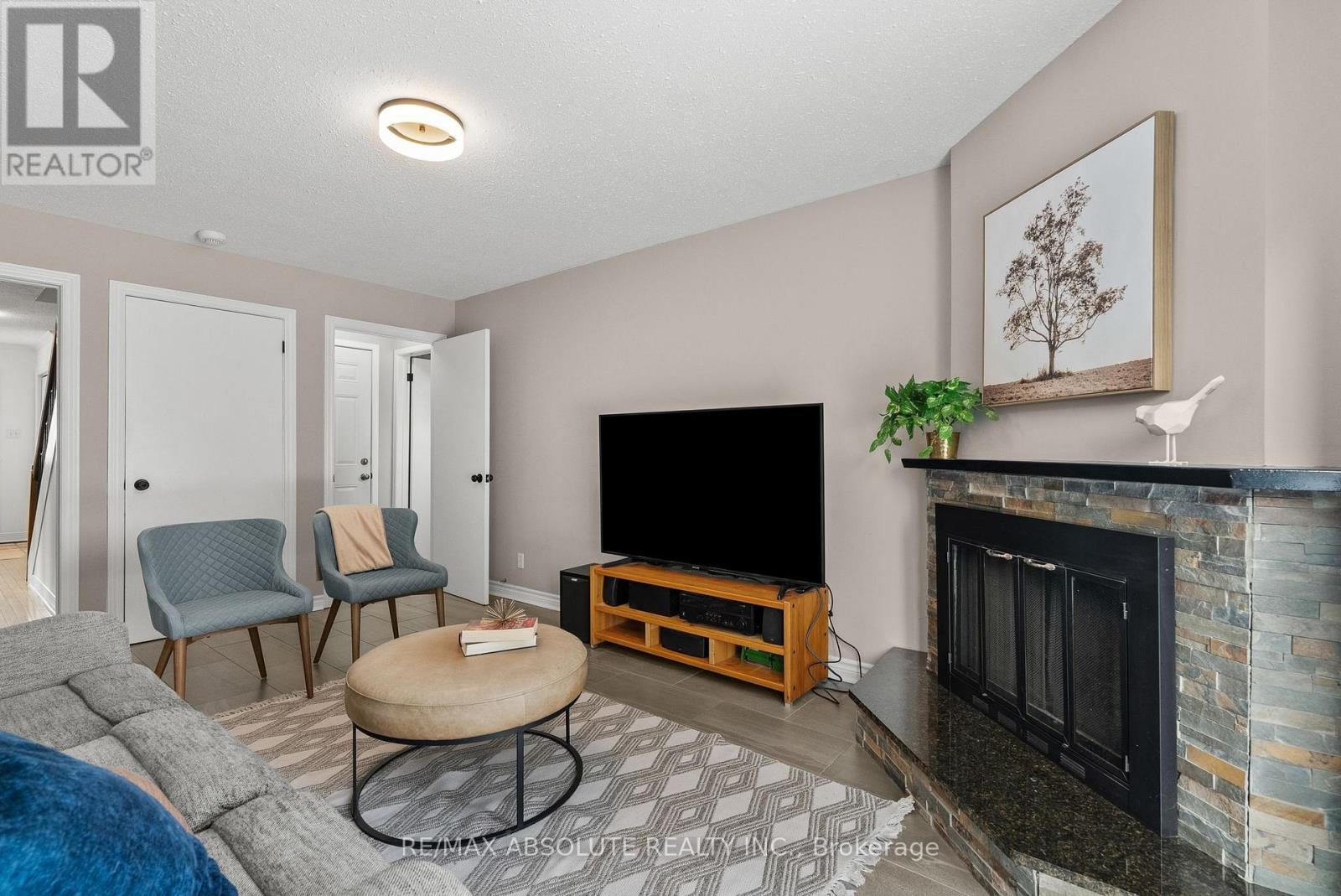 29 Bentworth Crescent