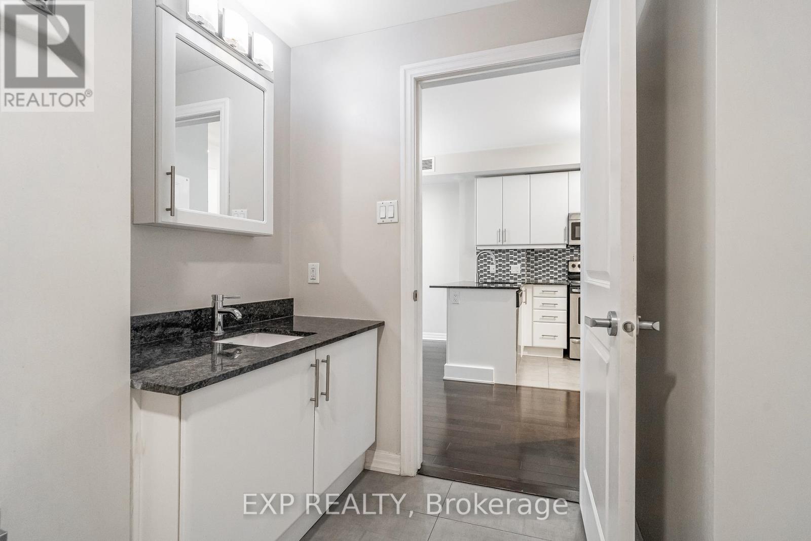 2606 - 242 Rideau Street