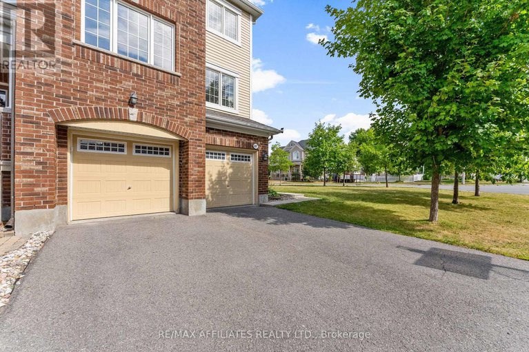 28808189/407-coldwater-crescent/emerald-meadowstrailwest/ottawa/ontario/K2M0J3_4