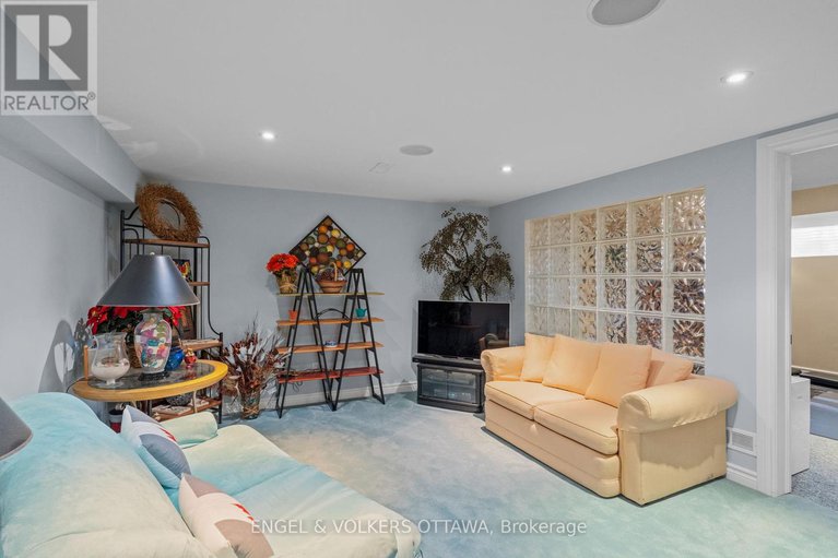 28485285/24-doris-avenue/blossom-parkkemp-parkfindlay-creek/ottawa/ontario/K1T3W8_34