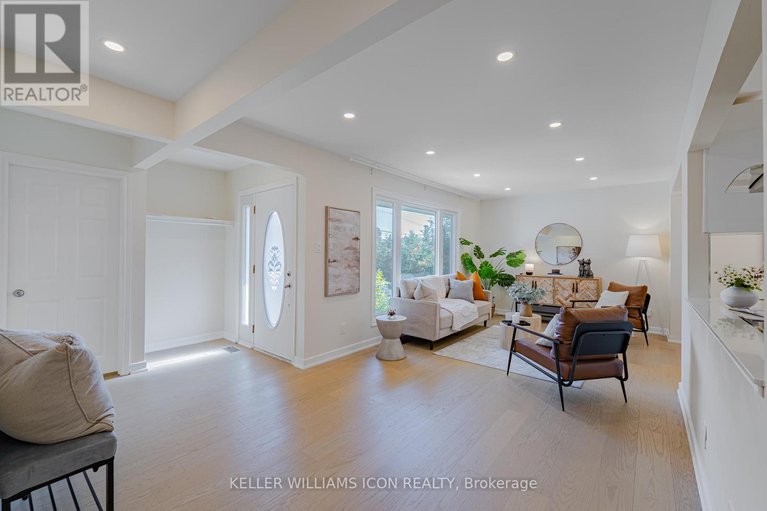 28966651/1666-fisher-avenue/borden-farmstewart-farmcarleton-heightsparkwood-hills/ottawa/ontario/K2C1X7_5