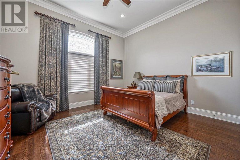 28568193/1530-creagan-court/cumberland-estates/ottawa/ontario/K4C0A5_34