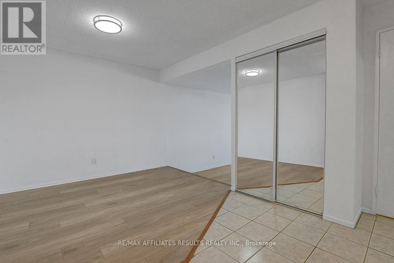 29180738/410-415-greenview-avenue/britannia/ottawa/ontario/K2B8G5_9