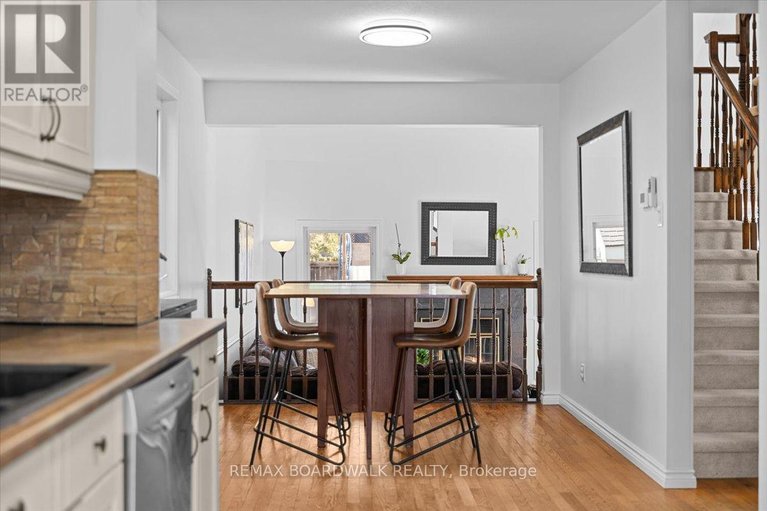 29671423/1837-windflower-way/chapel-hill/ottawa/ontario/K1C5Z8_7