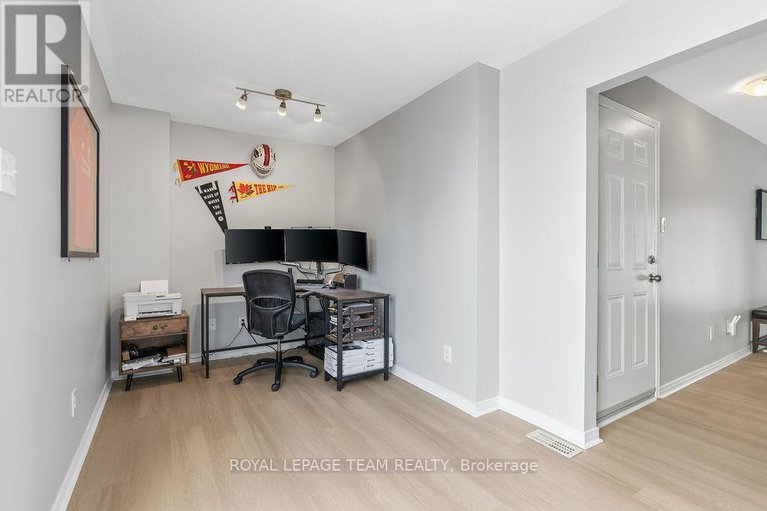 29379496/402-sadar-private/cedargrovefraserdale/ottawa/ontario/K2J3T3_10