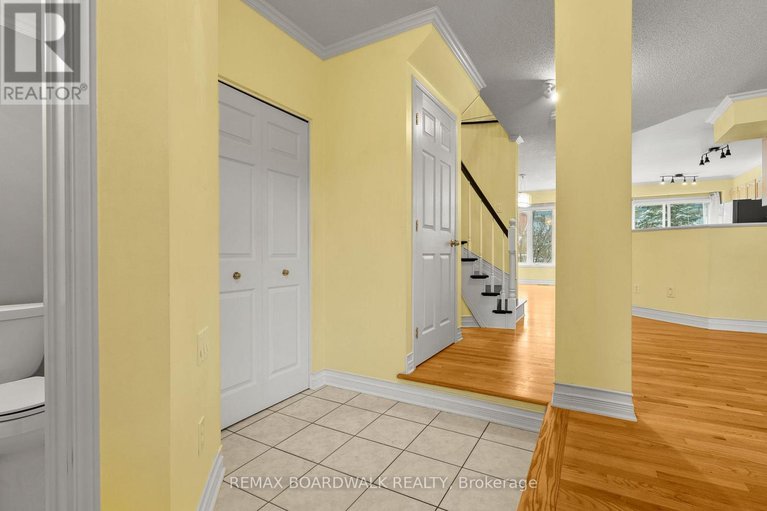 29251894/42-college-circle/castle-heights/ottawa/ontario/K1K4R8_5