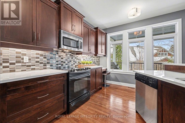 29434198/15-marsh-sparrow-private/morgans-grantsouth-march/ottawa/ontario/K2K3P1_18