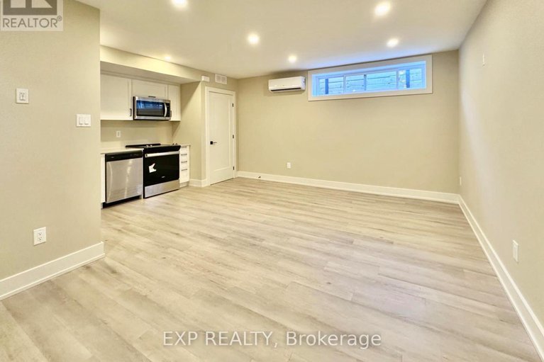 29112103/a-b-27-omeara-street/hintonburg/ottawa/ontario/K1Y2S8_17