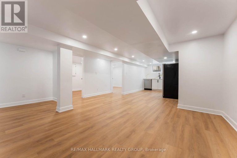 29099681/1796-saunderson-drive/elmvale-acres/ottawa/ontario/K1G2C2_14