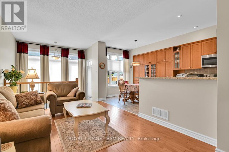 28433708/135-jersey-tea-circle/riverside-southgloucester-glen/ottawa/ontario/K1V2L3_12