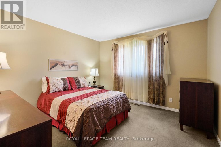 28636832/41-viewmount-drive/meadowlandscrestview/ottawa/ontario/K2G3C4_13