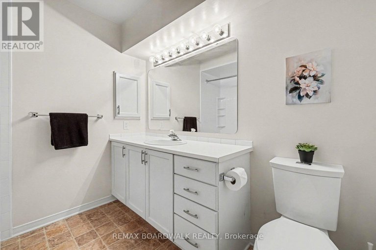 29679352/1607-locksley-lane/beaconwood/ottawa/ontario/K1J1B6_17