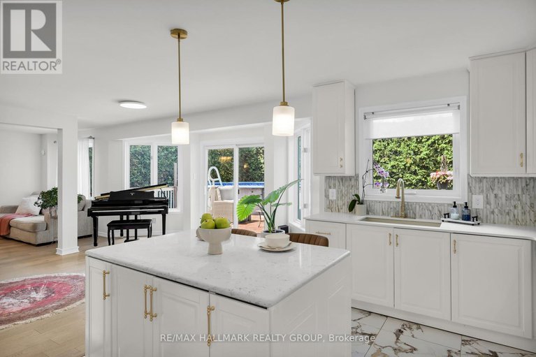 28625672/16-allenby-road/morgans-grantsouth-march/ottawa/ontario/K2K2H2_14