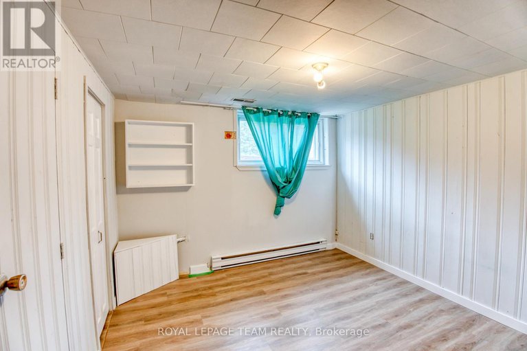 28305405/53-drouin-avenue/overbrook/ottawa/ontario/K1K2A6_17
