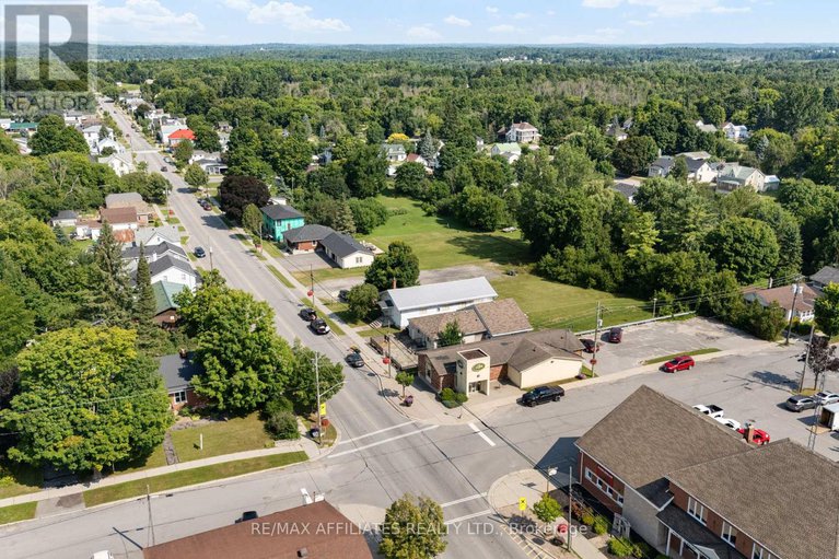 28666131/79-george-street/lanark-highlands-lanark-village/lanark-highlands/ontario/K0G1K0_46