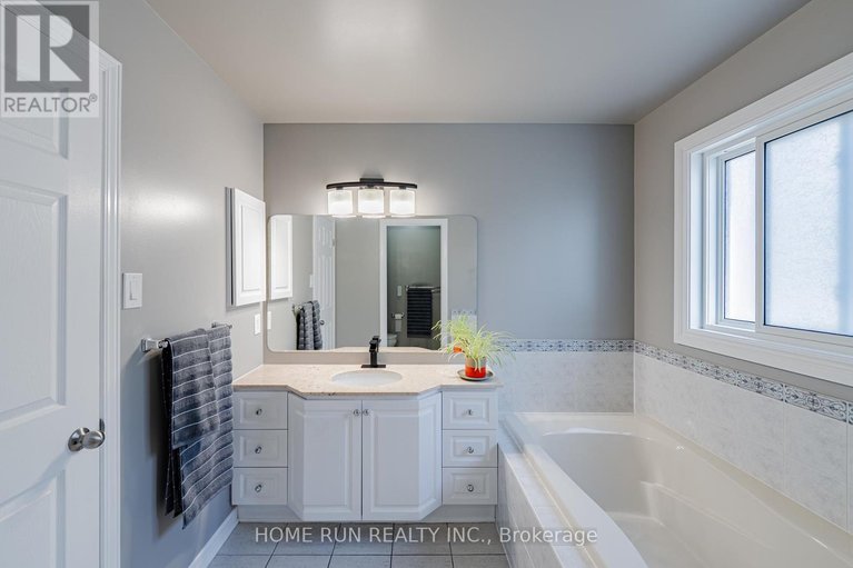 29644930/5-thunderbird-crescent/bridlewood/ottawa/ontario/K2M2H4_23