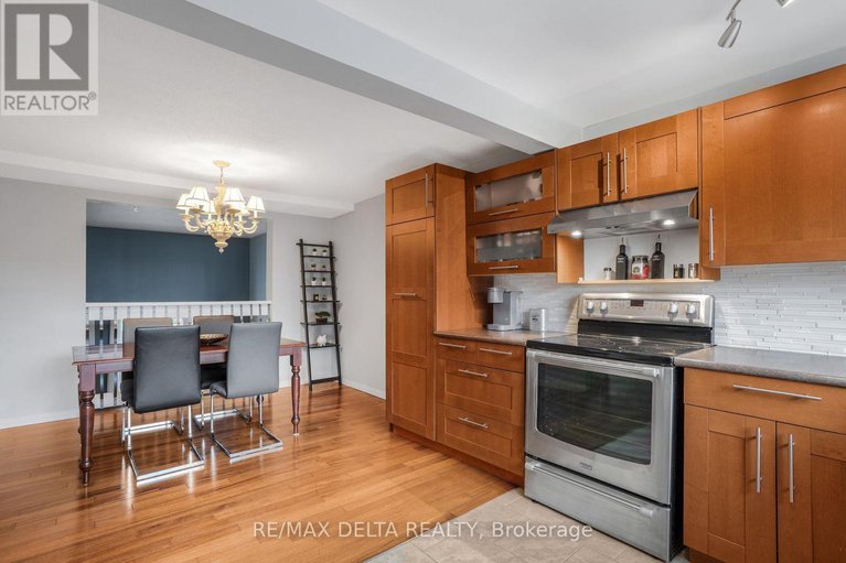 28534404/8-2296-orient-park-drive/blackburn-hamlet-south/ottawa/ontario/K1B4N6_17