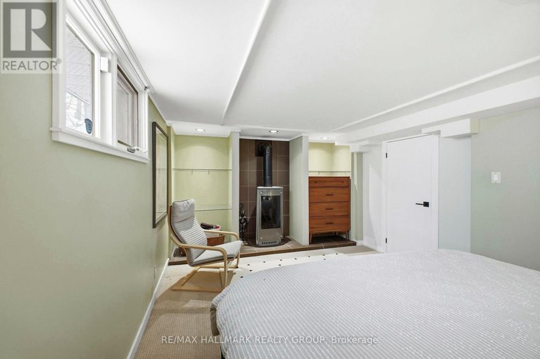 29404506/340-cunningham-avenue/alta-vistafaircrest-heights/ottawa/ontario/K1H6B4_38