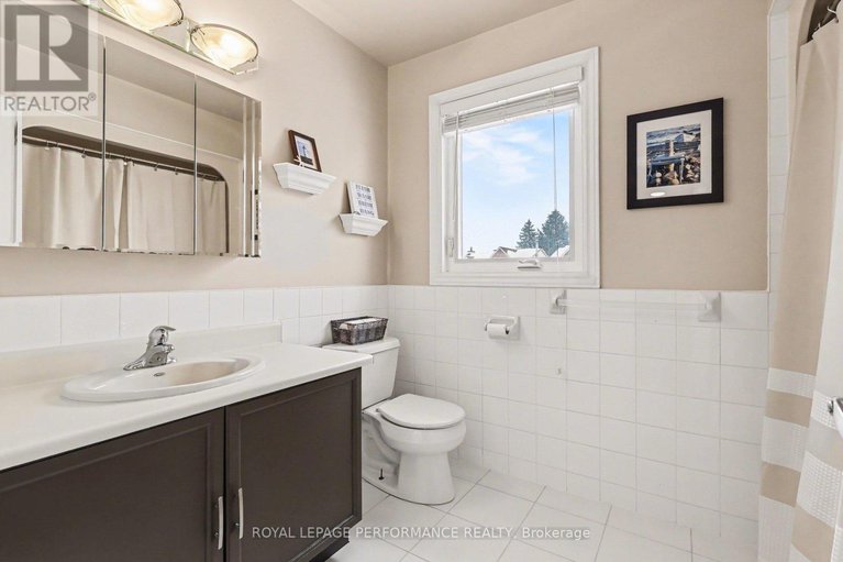 29390511/1606-westport-crescent/chateauneuf/ottawa/ontario/K1C6C8_27