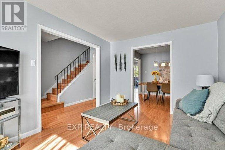28885940/1962-greenvale-lane/chateauneuf/ottawa/ontario/K1C6E3_4