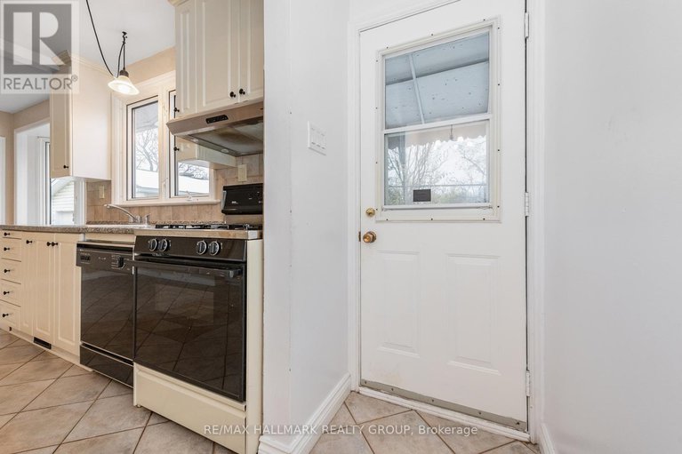 29113297/71-viewmount-drive/meadowlandscrestview/ottawa/ontario/K2G3B9_28