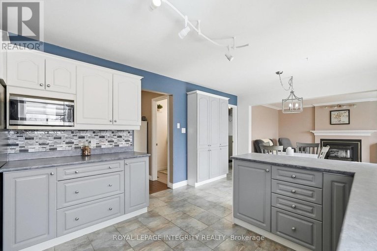 29646948/675-potvin-avenue/town-of-rockland/clarence-rockland/ontario/K4K1H2_15