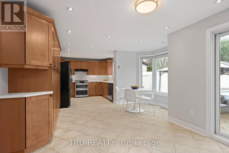 29611395/256-hoylake-crescent/bilberry-creekqueenswood-heights/ottawa/ontario/K1E2M8_13