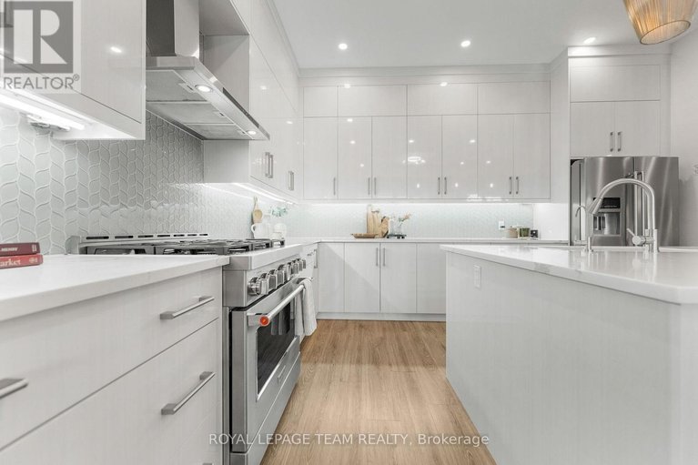 29539782/7125-still-meadow-way/greely/ottawa/ontario/K4P1B8_17