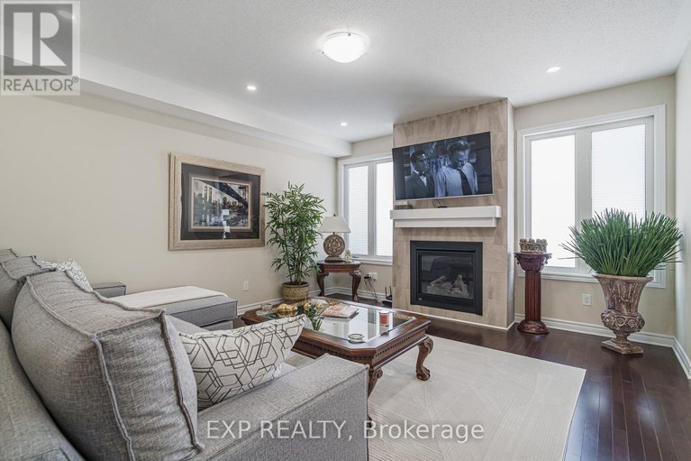 28791941/628-eagle-crest-heights/stittsville-north/ottawa/ontario/K2S2E6_8