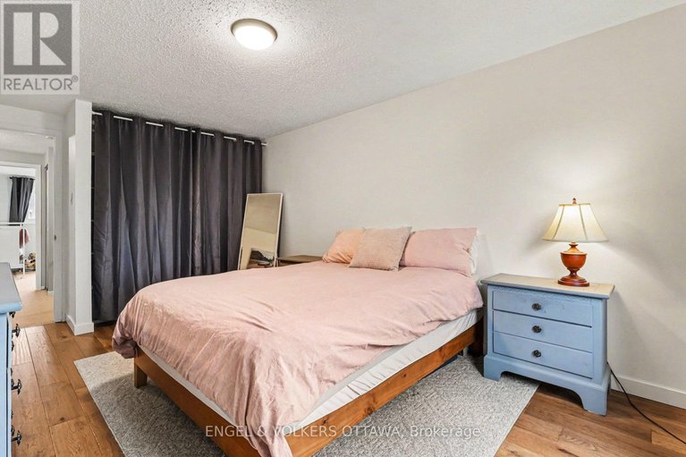 29620047/2148-orient-park-drive/blackburn-hamlet-south/ottawa/ontario/K1B4V9_14