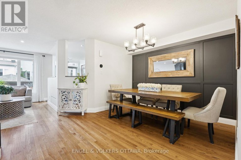 28783227/247-rolling-meadow-crescent/mer-bleuebradley-estatesanderson-park/ottawa/ontario/K1W0A8_9