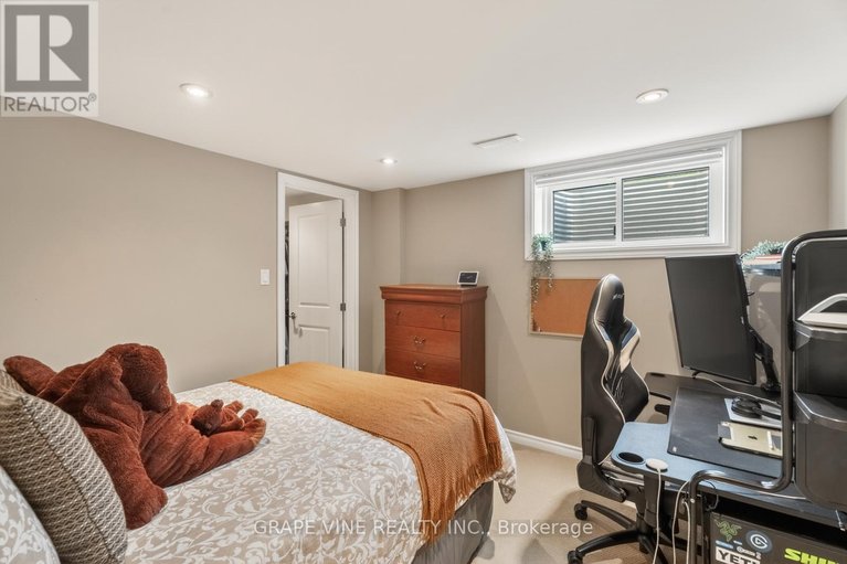 29600305/83-nanook-crescent/katimavik/ottawa/ontario/K2L2B2_31