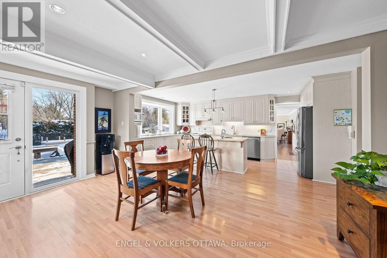 29466155/1304-fairway-drive/manotick-south-to-roger-stevens/ottawa/ontario/K4M1B3_10