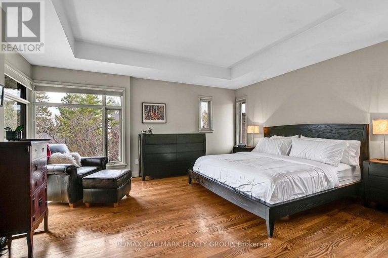 29674266/481-melbourne-avenue/mckellarhighland/ottawa/ontario/K2A1W4_15