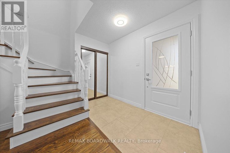 29672747/1443-larkhaven-crescent/orleanssunridge/ottawa/ontario/K1C5A5_4