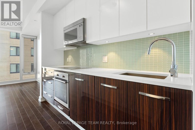 29639805/1506-111-champagne-avenue-s/west-centre-town/ottawa/ontario/K1S5V3_11