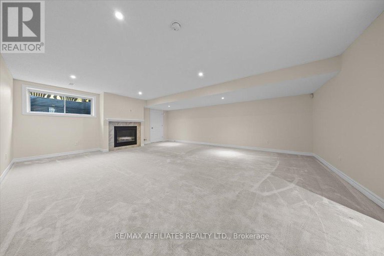 28911964/342-melodie-street/mer-bleuebradley-estatesanderson-park/ottawa/ontario/K1W0H9_41