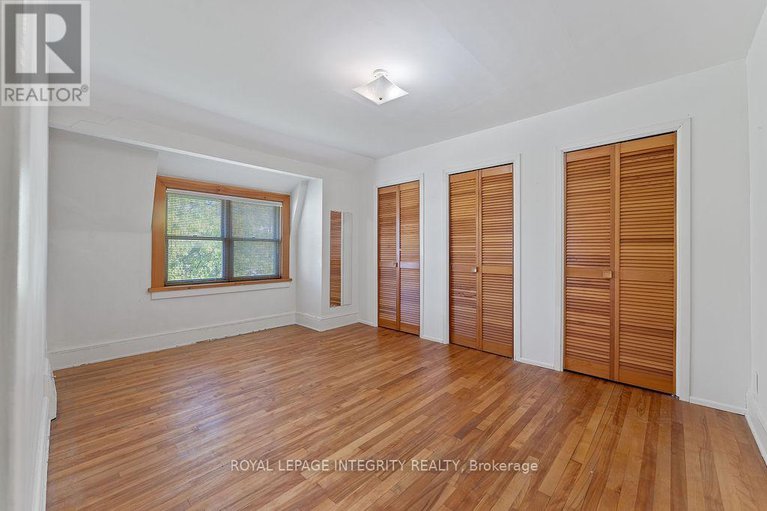 28943384/472-edison-avenue/mckellarhighland/ottawa/ontario/K2A1T9_24