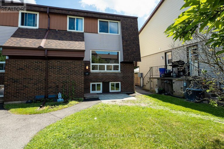 28563740/28d-woodvale-green/craig-henrywoodvale/ottawa/ontario/K2G4H4_1